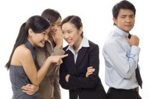 noi xau nguoi khac nhung hau qua va cach chuyen hoa