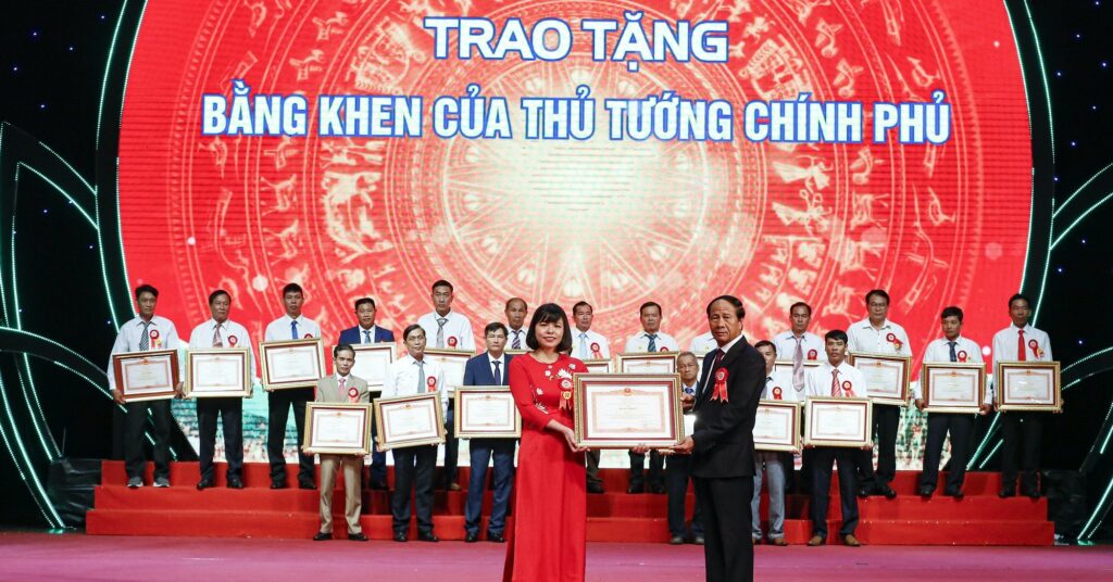 thu tuong chinh phu 16676476874131856360255 63 0 1110 2000 crop 16676477187861585023328