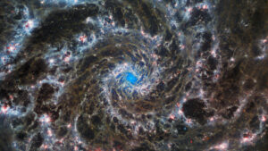 Heart of the Phantom Galaxy pillars