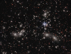Webb uncovers new details in Pandora s Cluster pillars