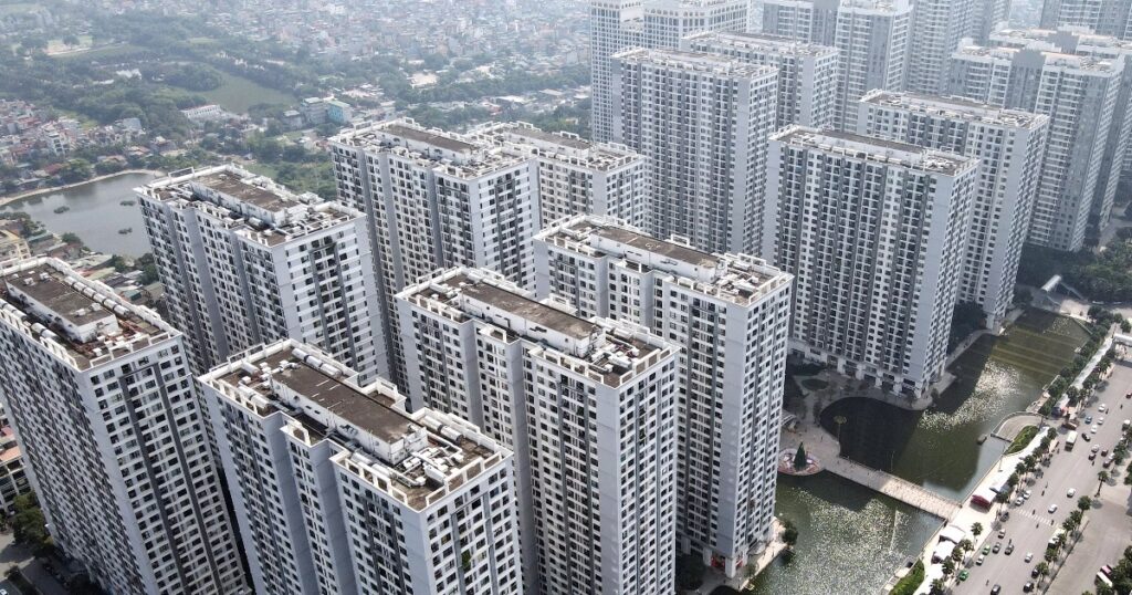 Nhà cho người giàu ở Hà Nội: Giá và sức hút cùng giảm 1 dji0248 crop 1681699087784