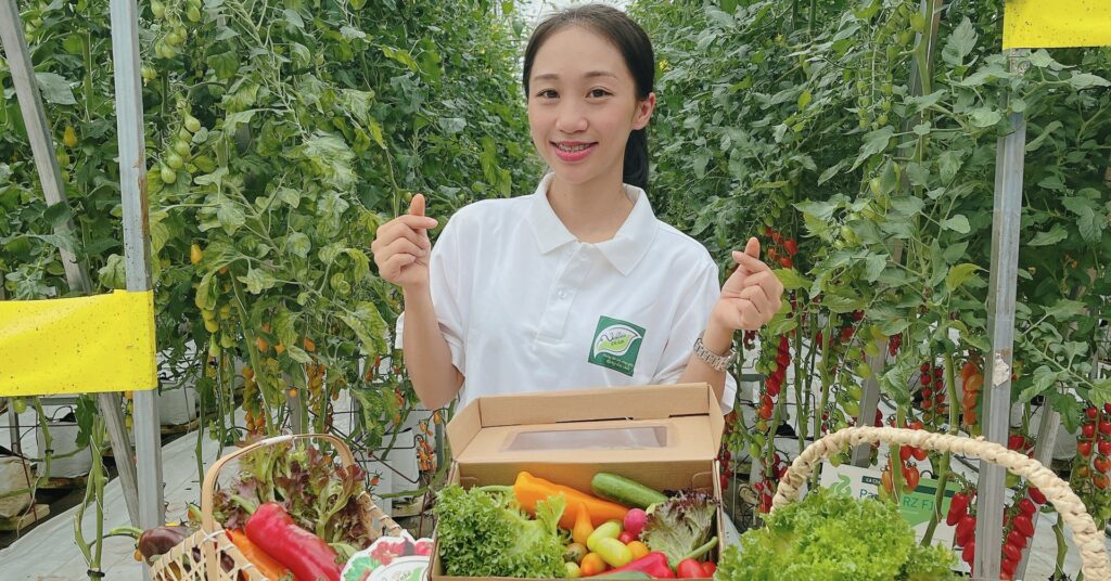 Hotgirl lên mạng bán toàn trái lạ của Đà Lạt, 1 tháng doanh thu đạt 1 tỷ đồng 1 z4298311650398da2aa6326297a820aba030a931738c15 1682669781677559043259 721 0 1726 1920 crop 16826698140611761438352