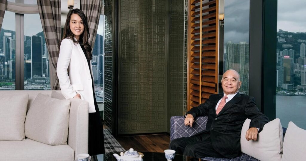 Lai lịch gia tộc Hong Kong có thể mua lại resort casino lớn nhất Việt Nam 1 29114046 rosewood hong kong tatler sonia cheng henry cheng 2cover1906x1333 crop 1690252912069