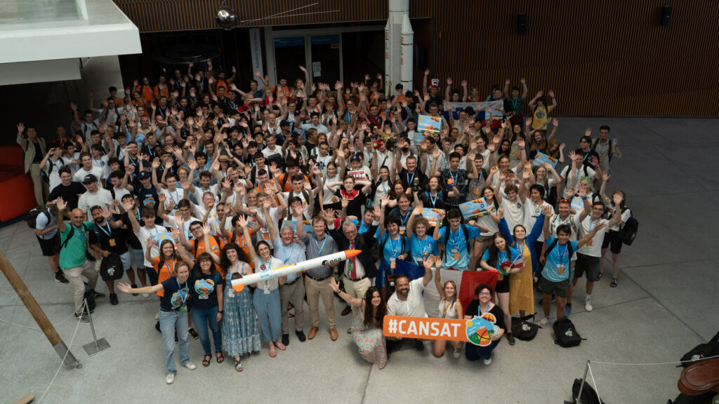 CanSat 2023 – thành công toàn diện 1 CanSat 2023 group picture pillars