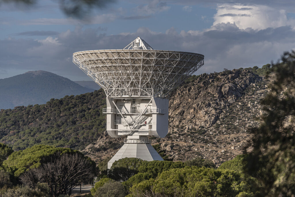 Cuộc gọi Euclid: tải xuống Vũ trụ 1 Super cool addition to deep space family pillars