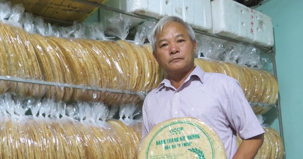 Một nông dân làm ra thứ bánh đặc sản Phú Yên lãi tiền tỷ là Nông dân Việt Nam xuất sắc 2023 1 hai py 1 16946884373002045842433 55 0 1102 2000 crop 16946884499601184858939