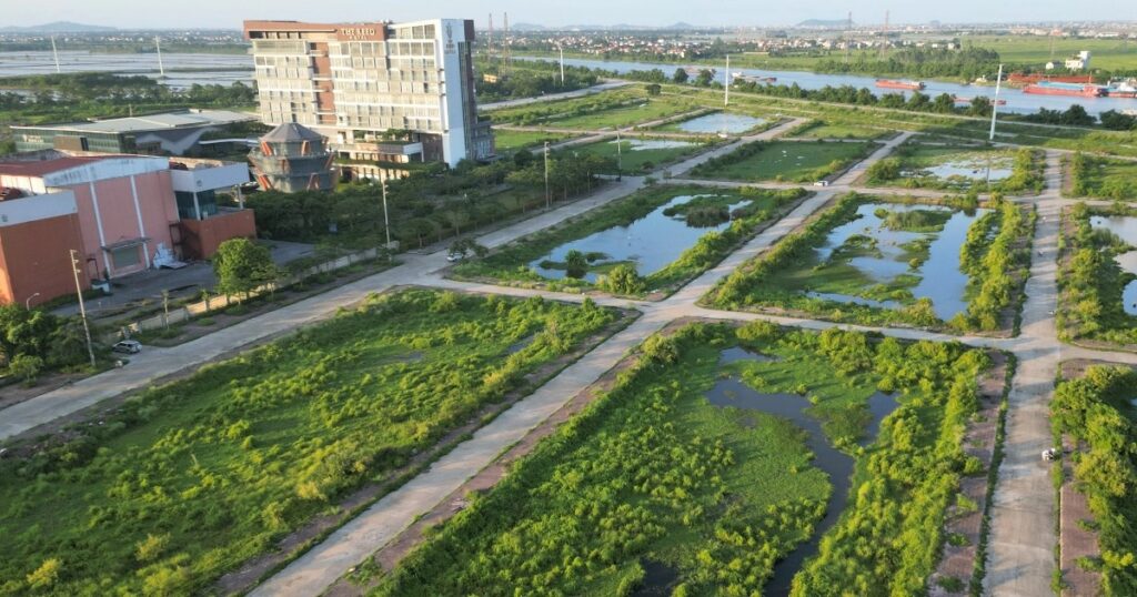 Hết "đất vàng", nhà đầu tư không còn mặn mà mua doanh nghiệp cổ phần hóa 1 dat vang bo hoang 2 crop 1688001499762
