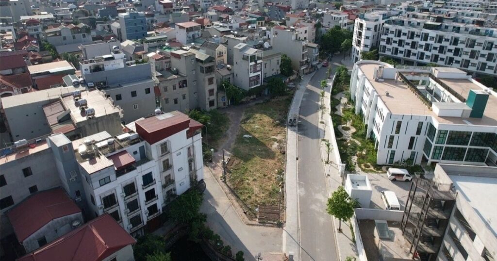 Sắp đấu giá đất ở Hà Nội, có thửa giá khởi điểm gần 250 triệu đồng/m2 1 z48348594124537b958132e6d114cea16f44c8c40a387a crop 1698977418385