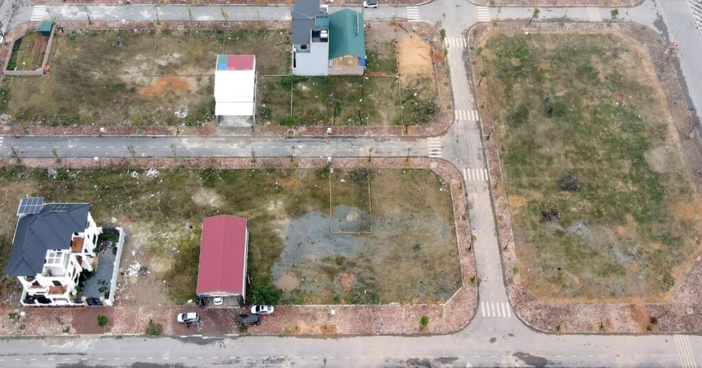 Nên đầu tư đất nền hay căn hộ chung cư năm 2024? 1 dji0616 crop crop 1703556867747