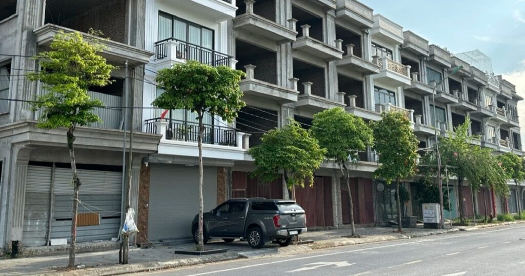Giá đất Đông Anh bị hét trên 200 triệu đồng/m2, cẩn thận kẻo "bỏng tay" 1 nha dat dong anh 1 crop 1718856413375