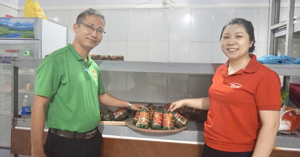 Kỳ công làm nem chả ngon miệng, một chị nông dân ở Đà Nẵng bán đắt hàng, "tự trả lương cao" 8 hinh 7 17241662234021775991307 146 0 1486 2560 crop 17241665178701220546518