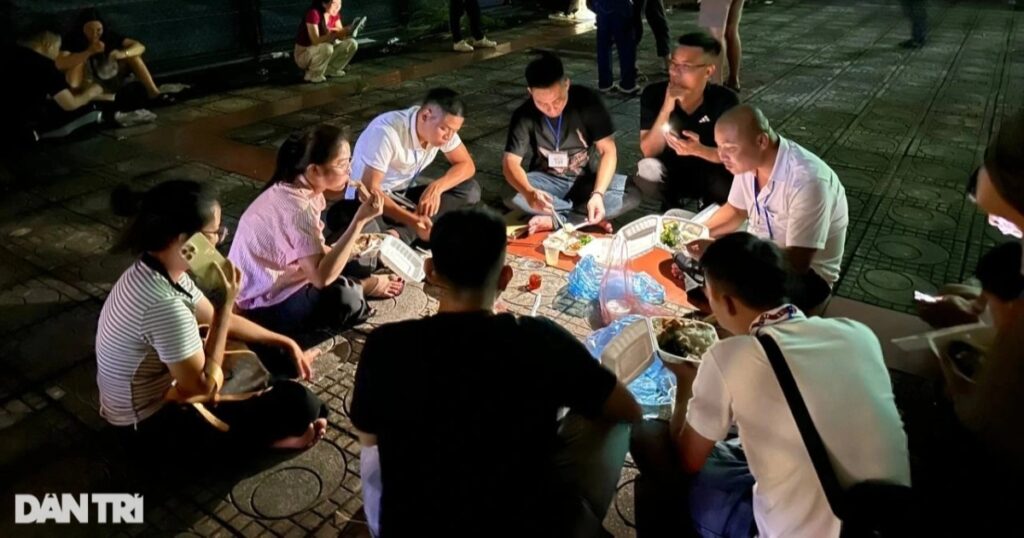 Đầu cơ gây "hỗn loạn" đấu giá đất vùng ven - điểm nóng bất động sản 2024 1 photo2024 08 19 22 crop edited crop 1728291657211