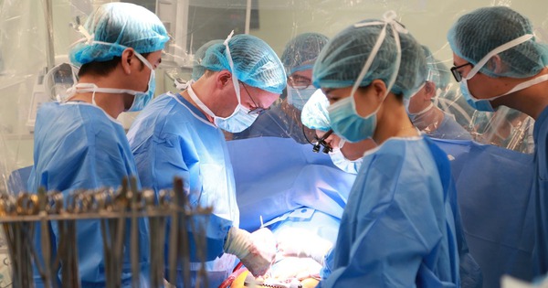 Kỳ tích y học Việt Nam: Lần đầu thực hiện thành công ghép tim nhân tạo bán phần 1 ghep tim1 1744447184135934482132 0 0 1280 2048 crop 17444473720401700974223