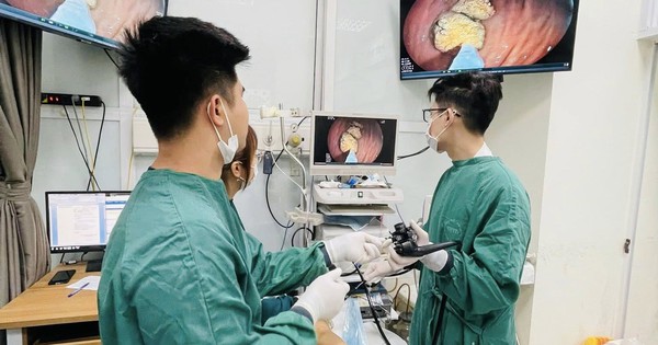 Người phụ nữ thường xuyên đau bụng, chán ăn thừa nhận thói quen ăn trái cây nhiều người hay mắc phải 1 4953840727094138384111838924397722268839397n 1746606534113552236743 10 0 970 1536 crop 17466067999931243966689