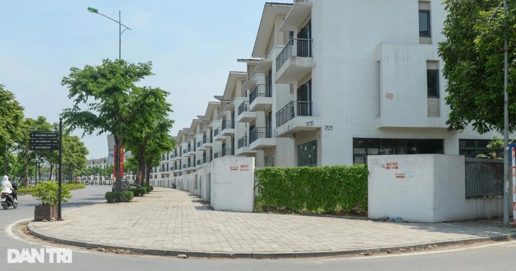La liệt nhà liền kề, biệt thự bỏ hoang nhưng giá vẫn tăng "phi mã" 1 dsc2604 1746459719327 crop 1747129796572