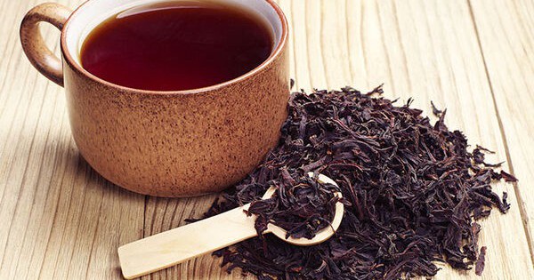 Uống trà gì để hạ huyết áp? 1 uong tra den tot cho suc khoe 1746265086116840421283 23 0 398 600 crop 1746265088912243439879