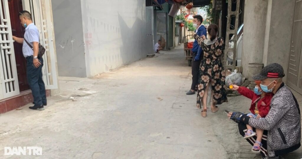 nha trong ngo giam nua ty dong van hiem khach hoi nha dau tu mac ket cropped 1748895660335