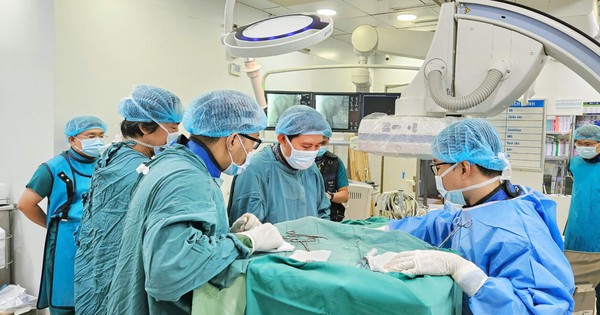 Người đàn ông 44 tuổi ở TPHCM ngưng tim lúc nửa đêm, thoát chết nhờ vợ nhanh trí làm việc này 1 dot tu 17522023501651485303951 0 6 788 1267 crop 1752202411503902265346