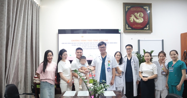 Gia đình cầu thủ Quang Hải ủng hộ 350 triệu đồng giúp các bệnh nhi tim bẩm sinh ở Bệnh viện E 2 a266e756 488a 4daf 949d 932727d58030 1754548915816 1754548916460621126446 0 0 1250 2000 crop 17545493984601947553475