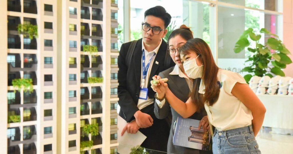 Nghiên cứu mới gây sốc: Hộ gia đình Việt mất 80 năm mới mua được nhà 1 bank2 cropped 1758873124237