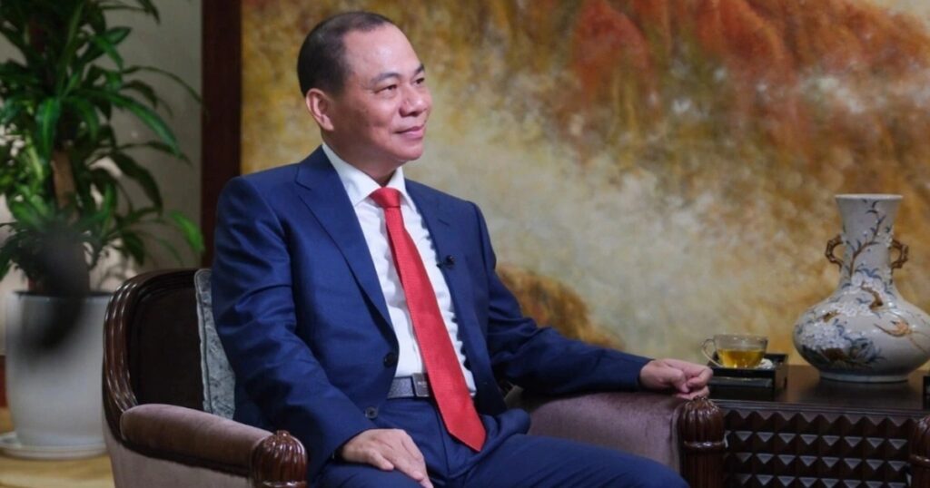 ty phu pham nhat vuong chia se voi bloomberg anh bloomberg cropped cropped 1760345248571