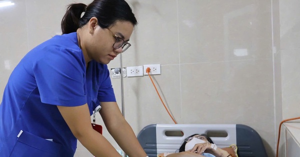 Phẫu thuật cứu sản phụ 45 tuổi bị vỡ u xơ tử cung hiếm gặp khi mang thai 29 tuần ở Ninh Bình 1 z7144965999378c85dc6f436b34bef098e4c93442a5e71 1761139619240539783364 0 0 1237 1979 crop 17611397896491559817616