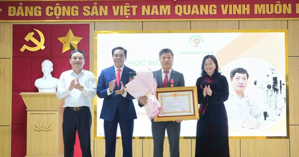 avatar1763643597301 17636435976941090865860 0 37 315 541 crop 17636436161171037495554