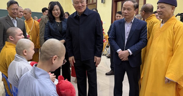 Ngày hội hiến máu “Hành Bồ Tát đạo” trao sự sống, gieo hạt thiện lành 1 hien mau 4 17638868664772009809280 43 0 981 1500 crop 1763887214699163667556