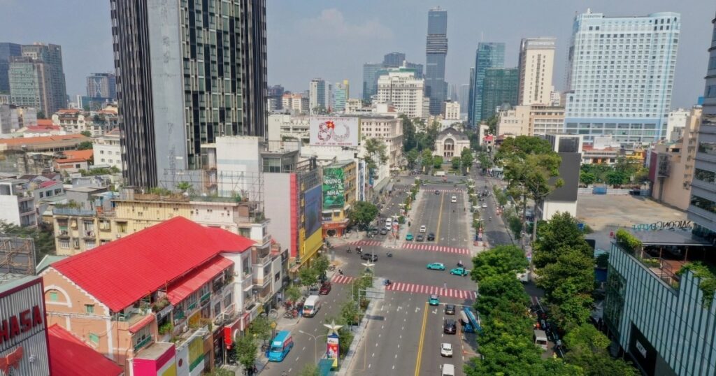 Bảng giá đất TPHCM áp dụng từ 2026: Giá cao nhất 687 triệu/m2 1 dat trung tam tphcm du kien co gia cao nhat gan 700 trieu dongm2 cropped 1766545835334