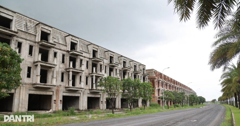 phankhuc4trinhnguyen25 cropped 1762816316243