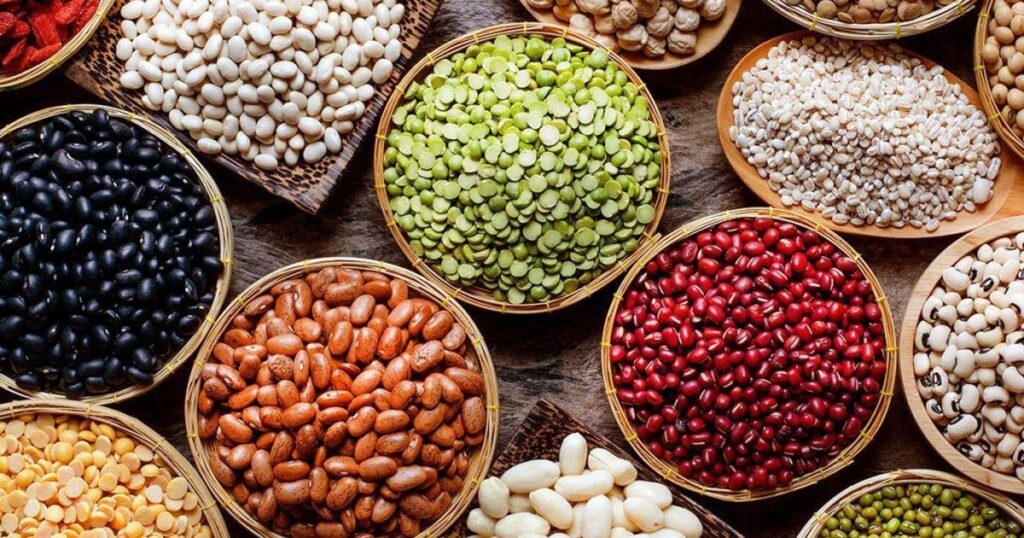 Bị sốt xuất huyết kiêng ăn gì? 1 cac loai dau 17667634833071131395092 65 0 705 1024 crop 17667634895111446846026