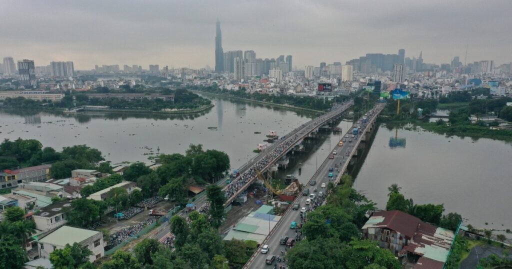 HoREA đề xuất bán nhà chưa giải chấp: Người mua lo "cầm dao đằng lưỡi" 1 ketxe ql13dautuannamanhdji0373 cropped 1769561314289