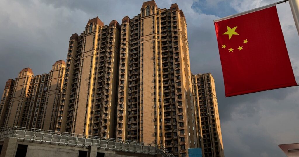 Bắc Kinh tháo “vòng kim cô”, địa ốc Trung Quốc dậy sóng 1 107034402 1647920330280 gettyimages 1342296605 i7a8213 cropped 1770172098717