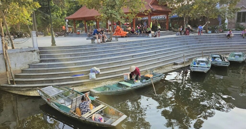 Bộ Xây dựng siết dự án: Cấm nâng khống vốn, kiên quyết xử nhà thầu 1 doanh nghiep thong dong lam doi von du an bo xay dung neu cach xu ly cropped 1772347469022