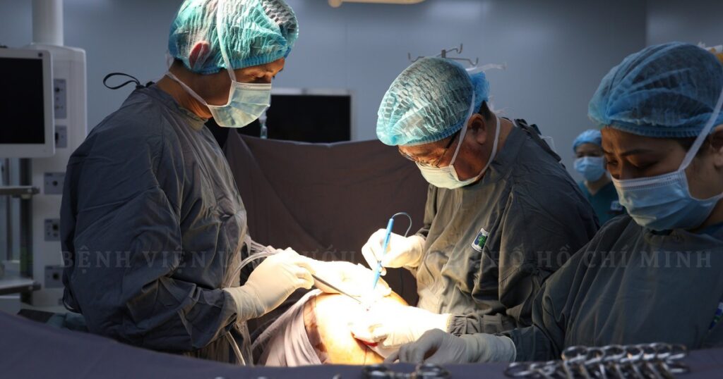 ung thu buong trung 1774425748517630971588 72 0 1352 2048 crop 17744258665871943624663