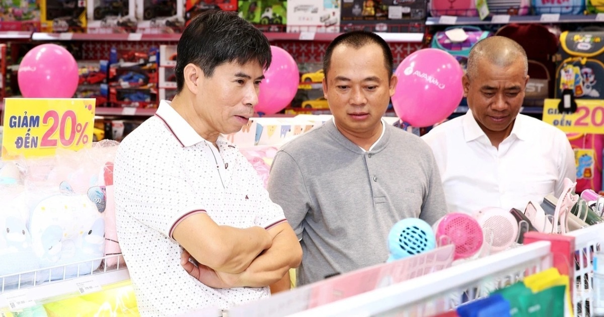 nguyen duc taidoan van hieu em cropped cropped 1777528827568