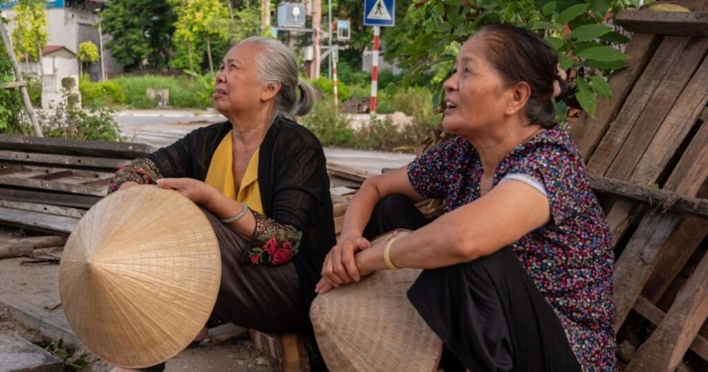 nguoi dan ha noi bat dau den khu tai dinh cu thu lam sinh song edited cropped 1782613431996