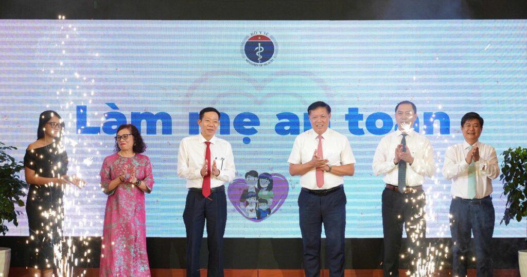 Tuần lễ Làm mẹ an toàn 2026: Nâng cao nhận thức, chủ động phòng ngừa, phát hiện sớm đái tháo đường thai kỳ 4 17903085773712331543068318326946g1030891126239812535f548df7fb5ffdd788619f8b3b1c938a2 17903257309591570957252 0 0 1600 2560 crop 1790326308217323031333
