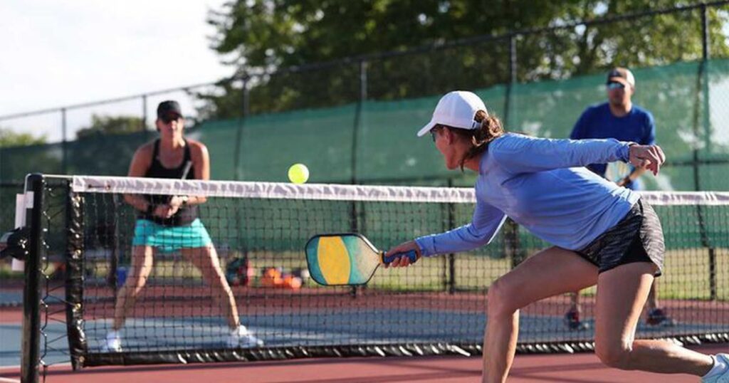 Pickleball trở thành môn thể thao 'quốc dân': Sức hút từ Giải Văn hoá Việt 2026 và 6 điều cần lưu ý để không chấn thương 5 heres where you can play pickleball in northern virginia 1789610405122851923419 0 0 460 736 crop 1789611017478908858590