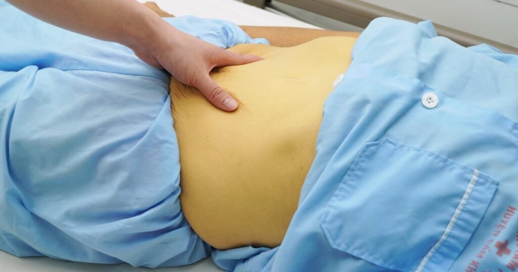 Người phụ nữ 62 tuổi men gan tăng gấp 30 lần, suy gan cấp vì một sai lầm nhiều người Việt mắc phải 2 suy gan cap men gan cao 17885333944951874294955 79 0 1153 1718 crop 1788533417765331494283