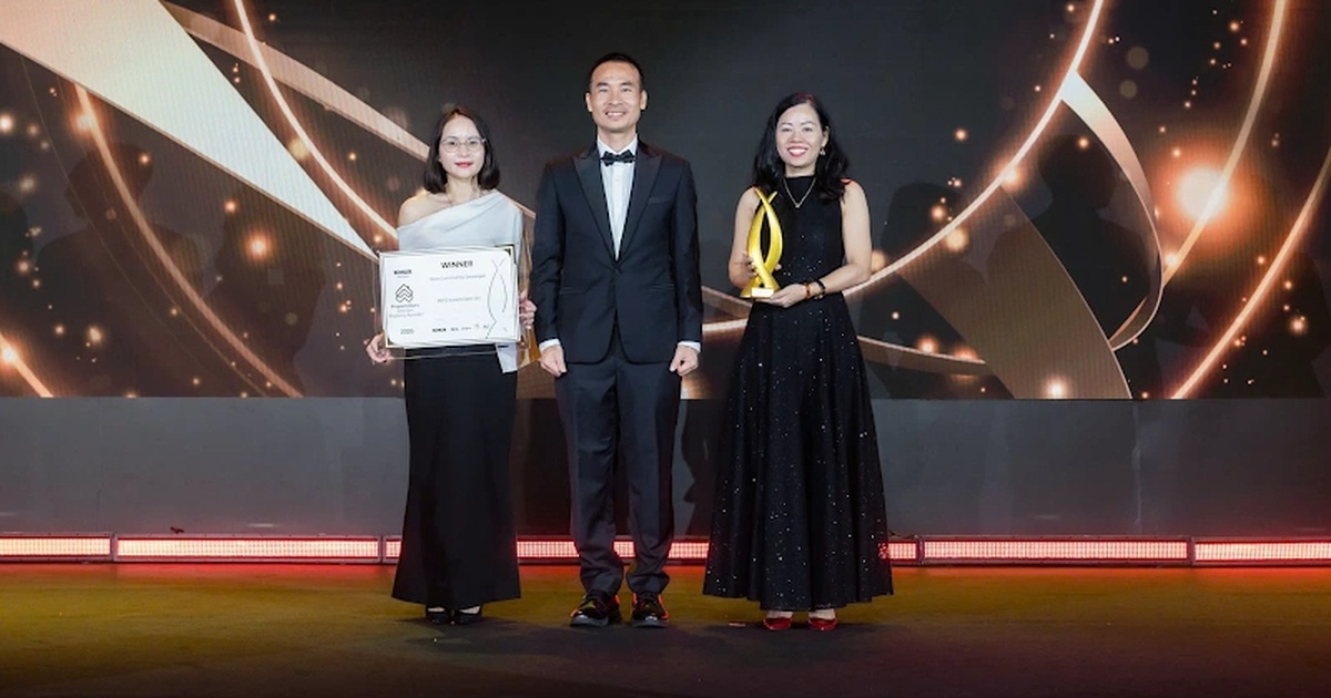 gui lai bai entiz nhan giai thuong 2 cropped 1792220520277